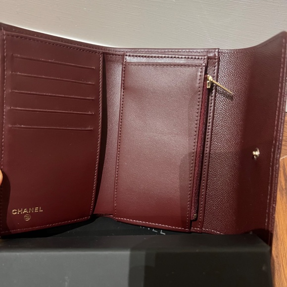Brand new Chanel wallet - Picture 2 of 8